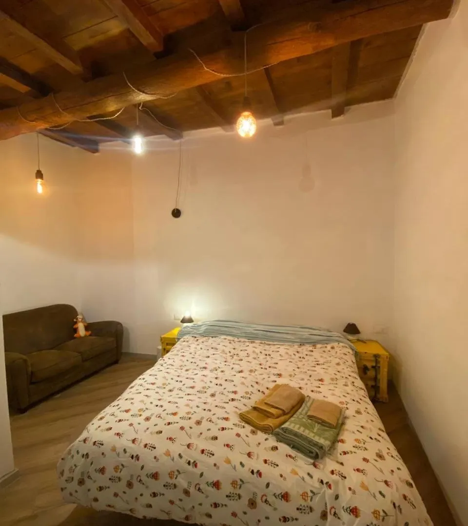 Ruti'S House - Monolocale Con Travi A Vista Vicino Malpensa E Milano Rho Fiera Daire Gallarate İtalya